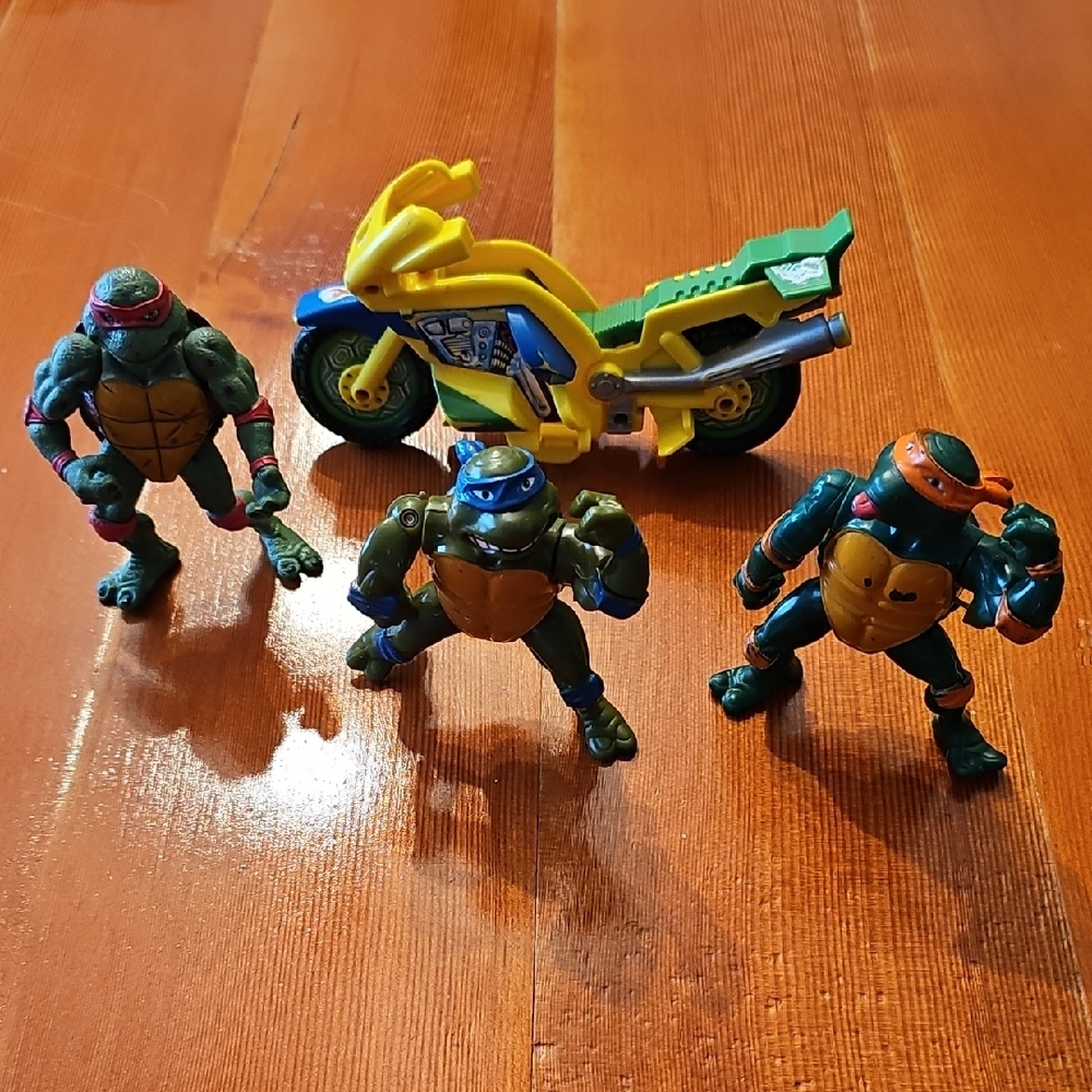 1989 Ninja Turtles Action Figures with Motorcycle